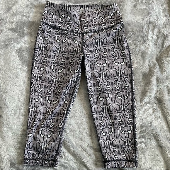 90 Degree Python Snake Print Activewear Knee Length Running Capri Size XS - Picture 1 of 7